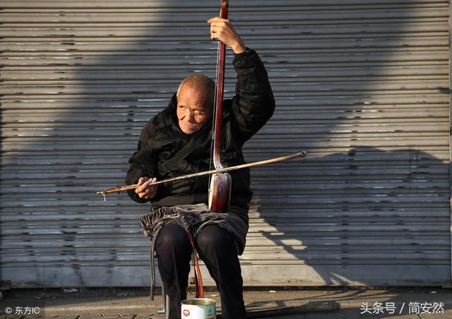 又是一年重陽節，陽臺響起二胡聲