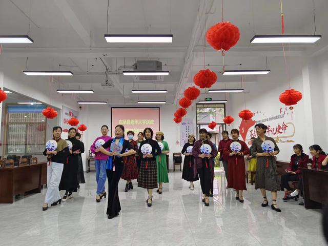 東至縣老年大學到大渡口鎮開展送教下鄉活動