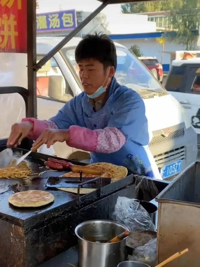 解壓又上頭？“佛山電翰”直播爆火背后的傳播學思考