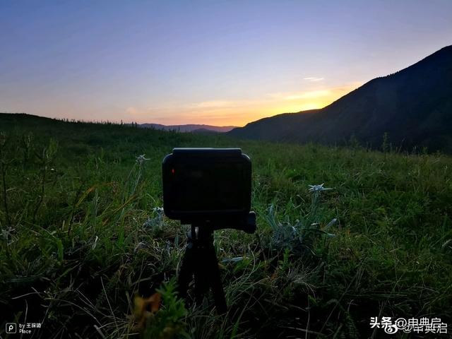 國內土豪被忽悠到哈薩克斯坦旅游，妄圖和各國領導人合影，慘遭騙