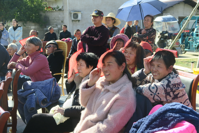 江西省文化館開展“千鄉萬村鬧新年”2023年“我們的中國夢——文化進萬家”文藝小分隊下基層惠民演出活動