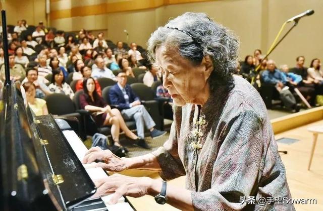 她譜出梁祝鋼琴曲卻流落海外，88歲高齡回國演出聽哭全場