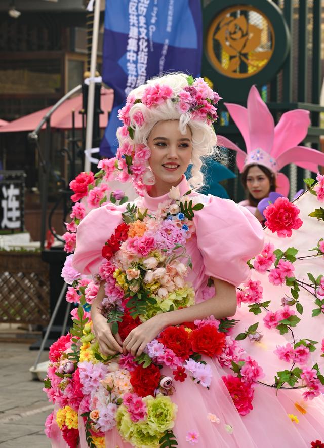 大連俄羅斯風情街遇到最美鮮花公主