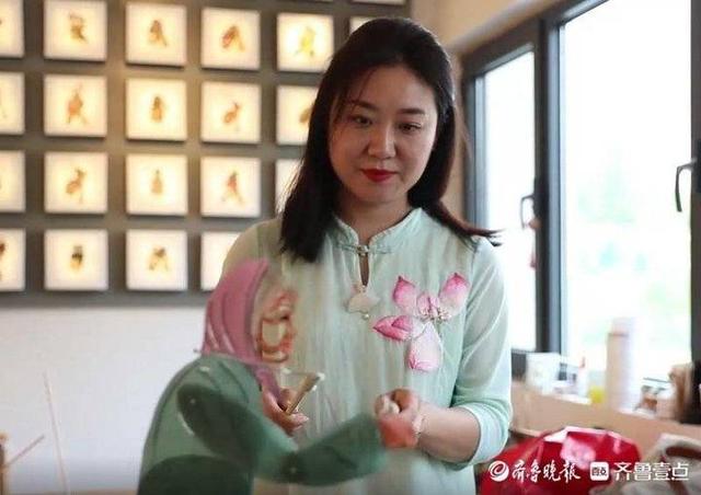 小康路上｜濟南皮影“女掌門”李娟：讓傳統(tǒng)老手藝變身流行文化