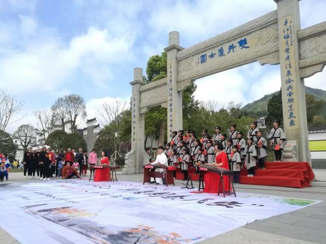 古今交融，漢服配鬼步！清明節江西修水這個景區玩得有點嗨