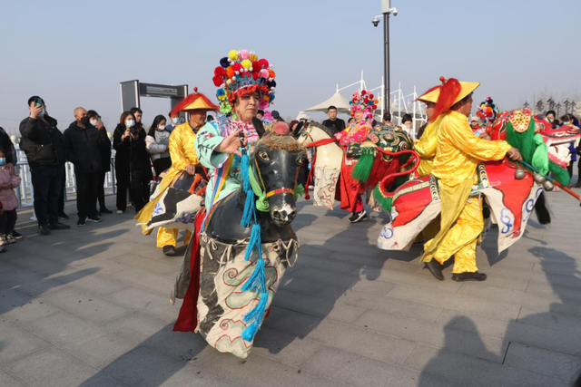 河北省級(jí)非物質(zhì)文化遺產(chǎn)——香河大河各莊竹馬會(huì)，展示鄉(xiāng)土特色，抒發(fā)百姓對(duì)生活的熱愛