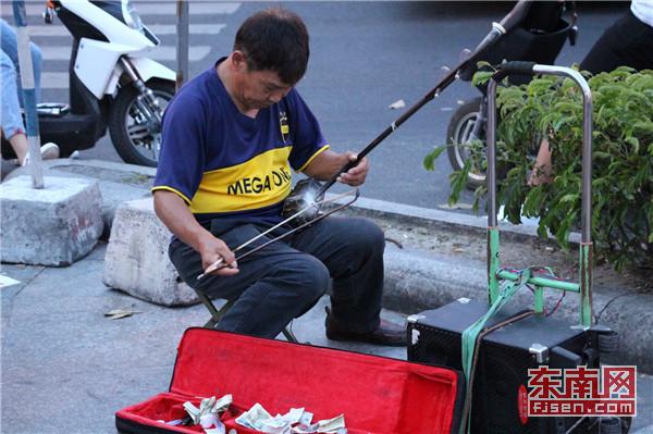 “持證上崗”的福州“街演” 醞釀城市新文化