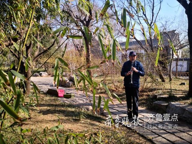 二胡薩克斯齊上陣，大明湖畔春曲悠揚